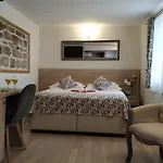 Kastel 1700 Szálloda 3*