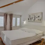 Kastel 1700 3*