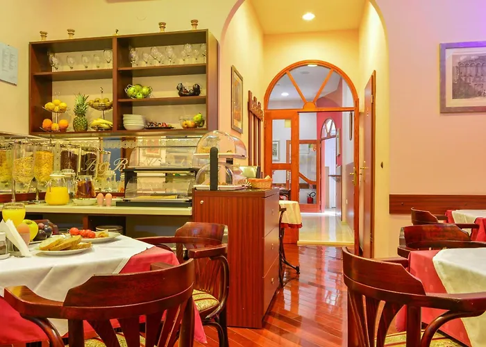 酒店 Kastel 1700 3*