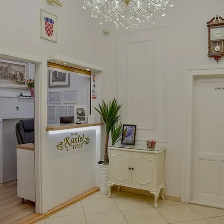 Kastel 1700 سبليت
