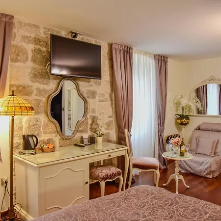 Hotell Kastel 1700 3*