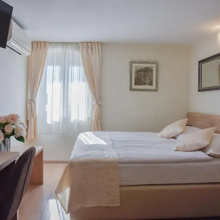 Kastel 1700 سبليت