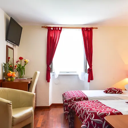 Kastel 1700 سبليت