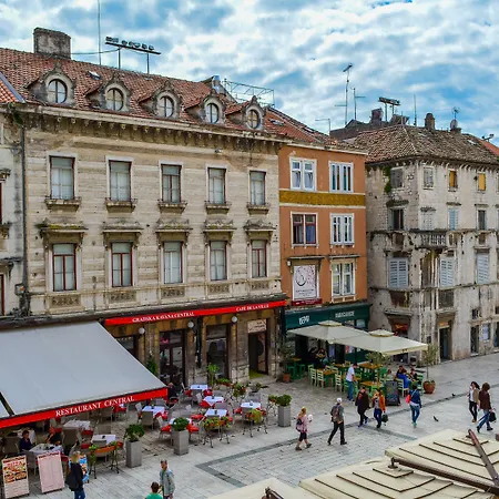 Kastel 1700 Szálloda Split