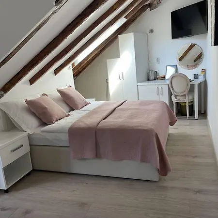 Kastel 1700 فندق سبليت