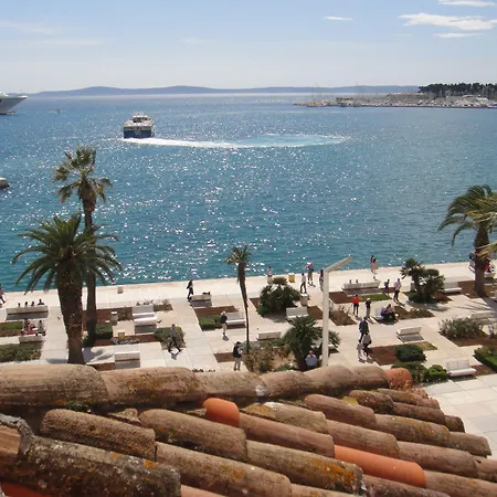 Kastel 1700 Szálloda 3*