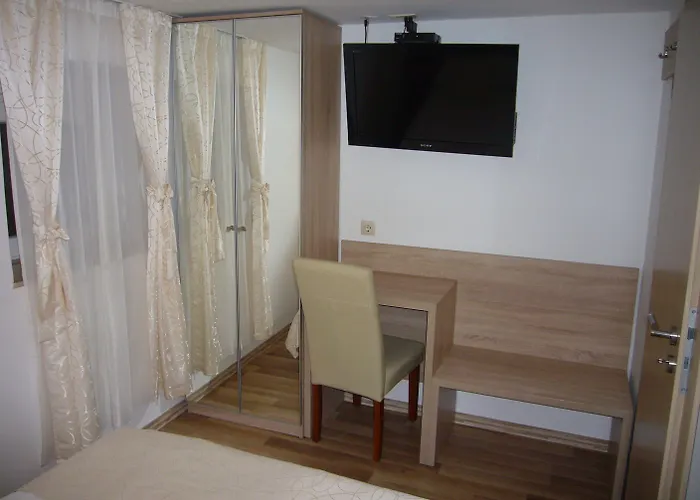 Kastel 1700 Szálloda 3*