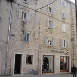Kastel 1700 3* Split