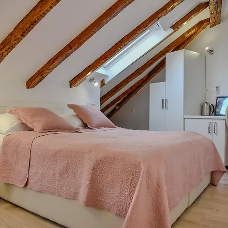 Kastel 1700 3* Split