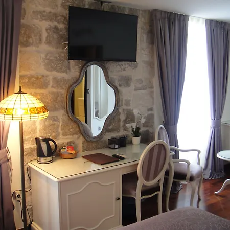 Hotel Kastel 1700 3*