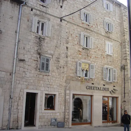 Kastel 1700 3* Split