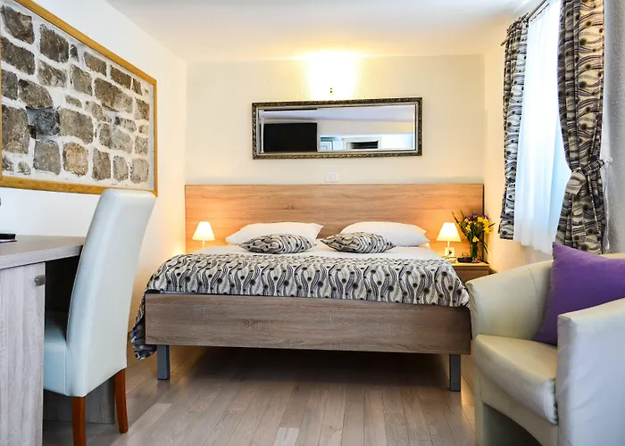 ホテル Kastel 1700 3*