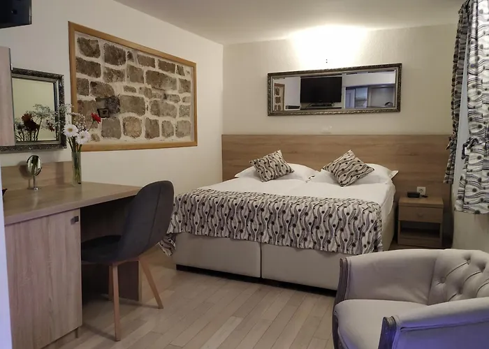 Kastel 1700 Hotel 3*